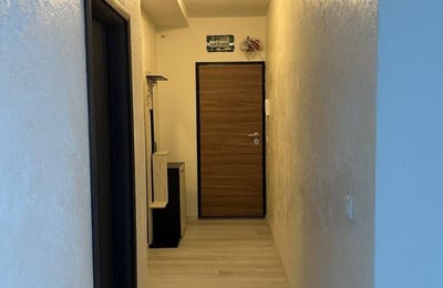 Miete einer geräumigen 3-Zimmer-Wohnung im Stadtteil Alen Mak, Varna, Bulgarien